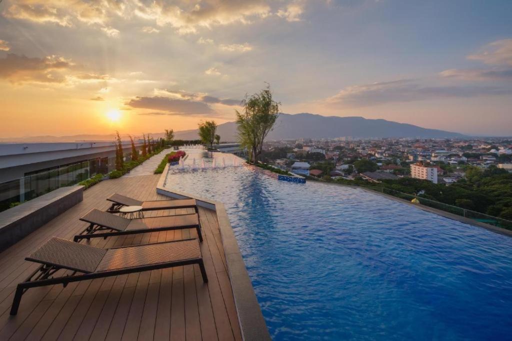 The Astra Sky River Chiangmai_Sky Pool_Old City Appartement Chiang Mai Buitenkant foto